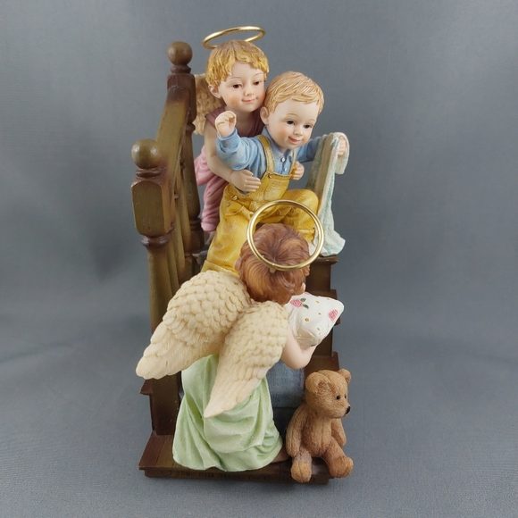 2002 Demdaco Prayers & Promises "Safe In The arms Of Love" figure - Picture 2 of 11
